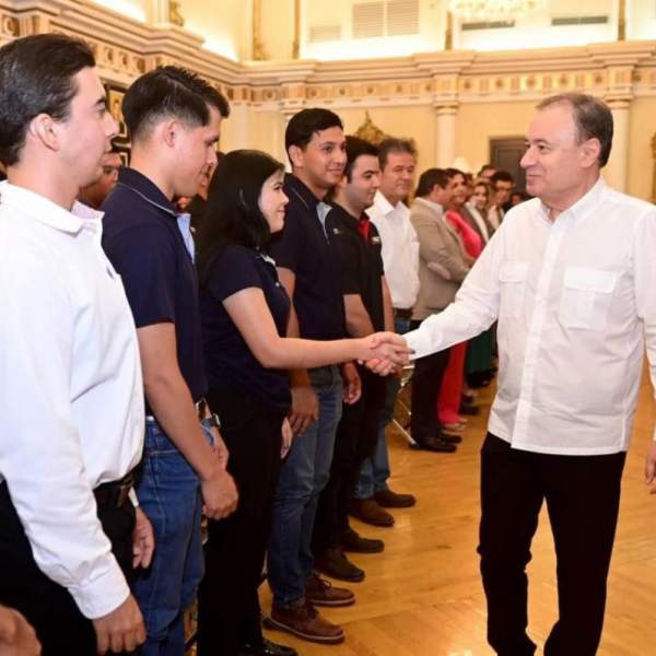 Gobernador Durazo profesionaliza a 350 mil sonorenses en inteligencia artificial con Microsoft